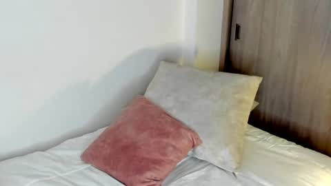Snapshot of july_correa chatting on 06/24/26, 10:20 july_correa online show from 06/24/26, 10:20