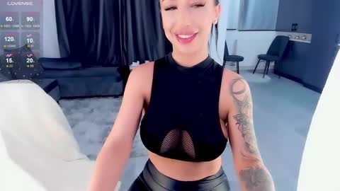 julya online show from 01/17/25, 08:33