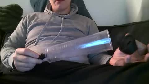 Snapshot of julzzy21 chatting on 11/23/25, 04:18 julzzy21 online show from 11/23/25, 04:18