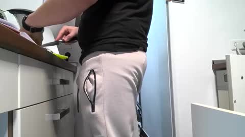 Snapshot of julzzy21 chatting on 11/29/25, 07:17 julzzy21 online show from 11/29/25, 07:17