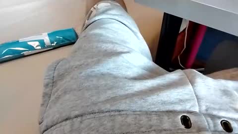 Asian office boy online show from 10/18/25, 06:48