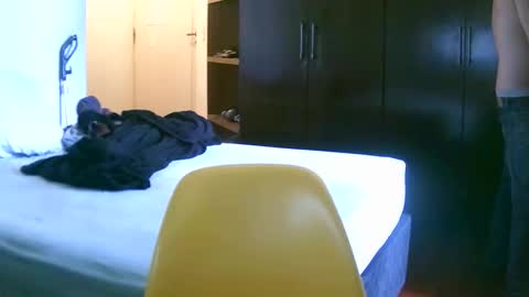 Snapshot of juneandmia chatting on 12/21/25, 04:47 Mia online show from 12/21/25, 04:47