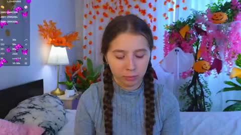 Kate online show from 10/20/25, 09:43