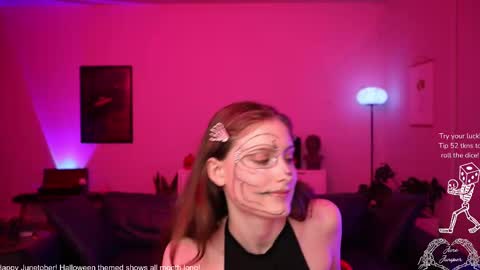 Snapshot of junejuniper chatting on 10/01/25, 11:22 June Juniper online show from 10/01/25, 11:22