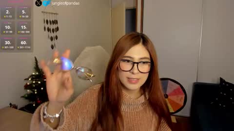 Snapshot of jungleofpandas chatting on 12/19/25, 05:36 Call me Sussy online show from 12/19/25, 05:36