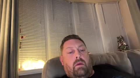 Snapshot of junky345 chatting on 12/01/24, 10:43 Junky online show from 12/01/24, 10:43