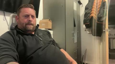 Snapshot of junky345 chatting on 10/17/25, 10:45 Junky online show from 10/17/25, 10:45