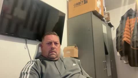 Snapshot of junky345 chatting on 10/28/25, 06:32 Junky online show from 10/28/25, 06:32