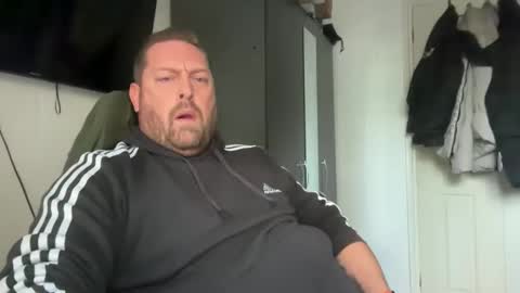 Snapshot of junky345 chatting on 11/17/25, 12:44 Junky online show from 11/17/25, 12:44