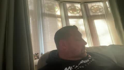 Snapshot of junky345 chatting on 12/02/25, 01:05 Junky online show from 12/02/25, 01:05