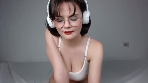 Snapshot of junnewers chatting on 02/03/25, 06:28 JunneWers online show from 02/03/25, 06:28