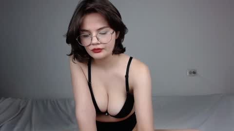 Snapshot of junnewers chatting on 02/19/25, 09:25 JunneWers online show from 02/19/25, 09:25