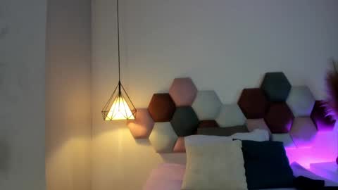 Jupiter Fox online show from 12/31/24, 11:42