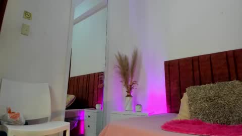 Jupiter Fox online show from 09/22/25, 11:51