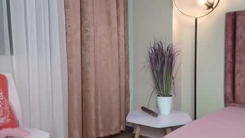 Jupiter Fox online show from 10/12/25, 05:01