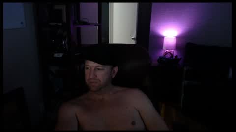 Snapshot of jusbeaz8722 chatting on 01/28/25, 01:59 JustnSide Unexxst online show from 01/28/25, 01:59