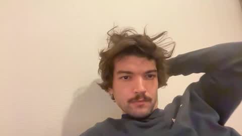 Snapshot of just_a_guy_with_a_big_cock chatting on 10/28/25, 09:17 just_a_guy_with_a_big_cock online show from 10/28/25, 09:17