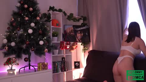 Snapshot of just_emmy chatting on 12/17/24, 08:45 just call me Emmy online show from 12/17/24, 08:45