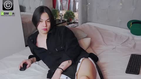 just_gay_ online show from 02/04/25, 07:22