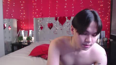 just_gay_ online show from 02/11/25, 04:35