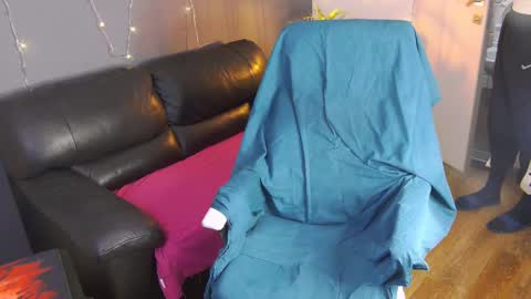 just_gay_ online show from 02/17/25, 02:04