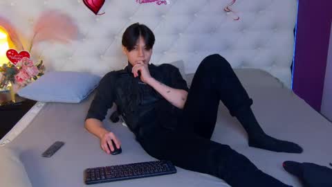 just_gay_ online show from 02/18/25, 01:44