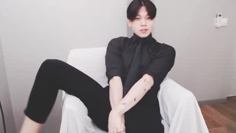 just_gay_ online show from 02/20/25, 04:57