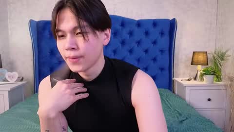 just_gay_ online show from 03/06/25, 11:31