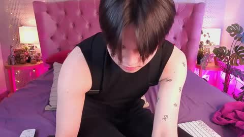 just_gay_ online show from 03/08/25, 04:28