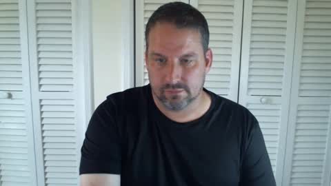 Snapshot of just_inside chatting on 10/15/25, 02:17 just_inside online show from 10/15/25, 02:17