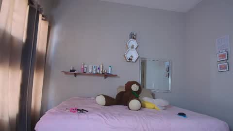  Isa y Luci  online show from 05/29/26, 08:29