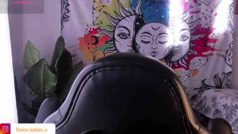 Snapshot of just_katiex chatting on 02/18/25, 09:09 Sofia online show from 02/18/25, 09:09