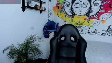 Snapshot of just_katiex chatting on 11/06/25, 12:06 Sofia online show from 11/06/25, 12:06