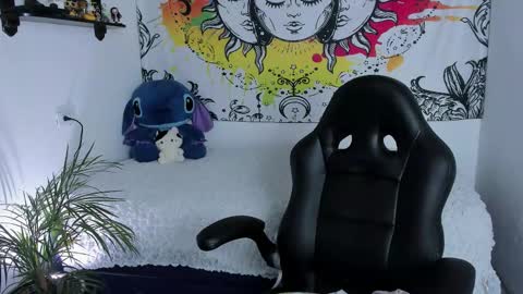 Snapshot of just_katiex chatting on 11/10/25, 12:42 Sofia online show from 11/10/25, 12:42