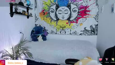 Snapshot of just_katiex chatting on 11/16/25, 10:32 Sofia online show from 11/16/25, 10:32