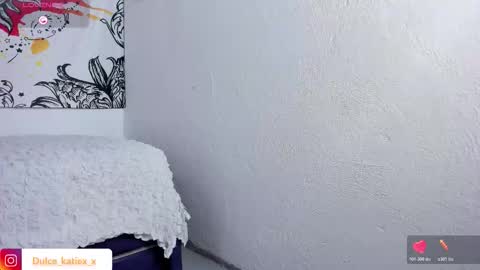 Snapshot of just_katiex chatting on 11/16/25, 10:37 Sofia online show from 11/16/25, 10:37