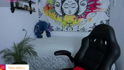 Snapshot of just_katiex chatting on 11/21/25, 12:26 Sofia online show from 11/21/25, 12:26