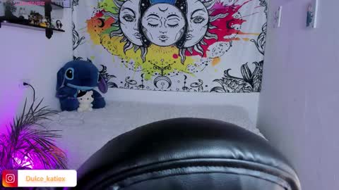 Snapshot of just_katiex chatting on 12/16/25, 12:26 Sofia online show from 12/16/25, 12:26