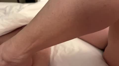 Snapshot of just_ur_avg_cpl chatting on 10/26/25, 03:56 justuravgdad  justuravgmom online show from 10/26/25, 03:56