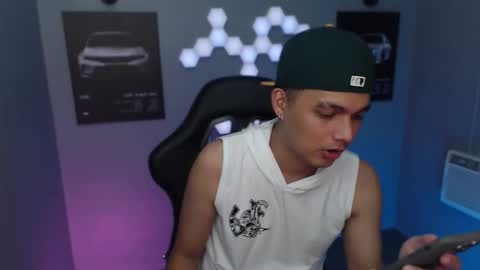 Snapshot of justagamerxxx chatting on 09/10/25, 11:21 Rhys online show from 09/10/25, 11:21