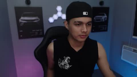 Snapshot of justagamerxxx chatting on 09/19/25, 04:51 Rhys online show from 09/19/25, 04:51