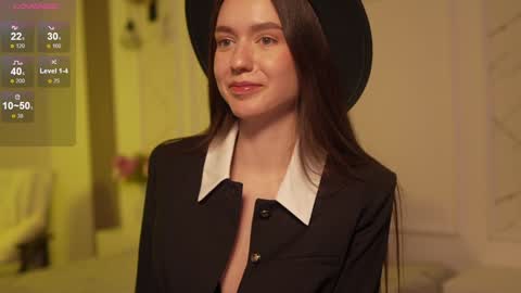 Snapshot of justbarbie_new_ chatting on 01/20/25, 09:43 Katarina online show from 01/20/25, 09:43