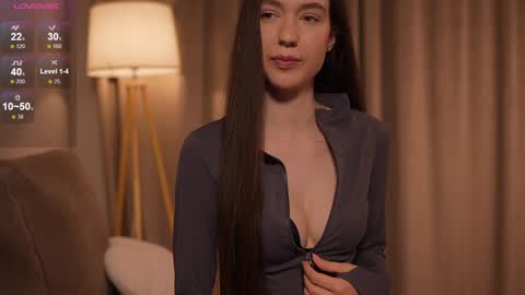 Snapshot of justbarbie_new_ chatting on 02/07/25, 09:15 Katarina online show from 02/07/25, 09:15