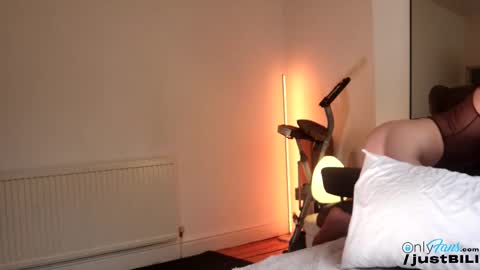 Snapshot of justbecauseiloveit chatting on 10/08/25, 08:34 Billie B William online show from 10/08/25, 08:34