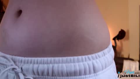 Snapshot of justbecauseiloveit chatting on 10/15/25, 08:03 Billie B William online show from 10/15/25, 08:03