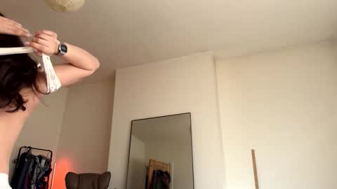 Billie  B  William online show from 04/15/26, 08:32