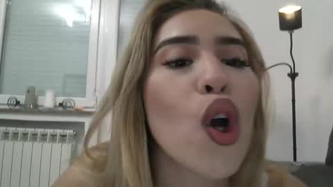 justbribri online show from 03/15/26, 07:09