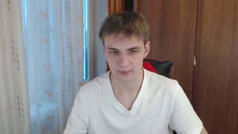 Snapshot of justin_hellboy chatting on 12/31/24, 11:42 Justin online show from 12/31/24, 11:42