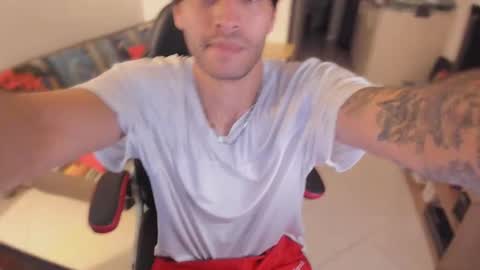 Snapshot of justin_stark1 chatting on 11/04/25, 10:42 Diego online show from 11/04/25, 10:42