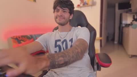 Snapshot of justin_stark1 chatting on 11/10/25, 11:37 Diego online show from 11/10/25, 11:37